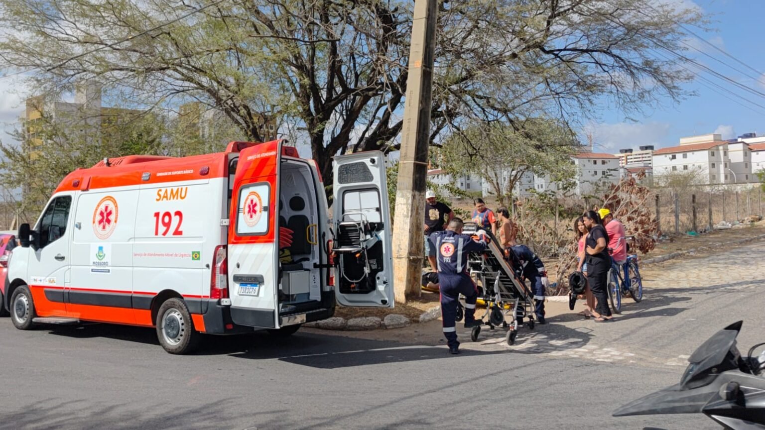 Duas pessoas ficam feridas em acidente na Avenida Rio Branco, Mossoró Duas pessoas ficam feridas em acidente na Avenida Rio Branco, Mossoró
