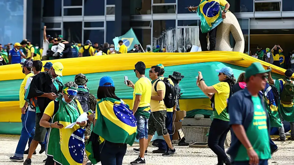STF condena mais de 800 envolvidos nos atos golpistas de 8 de janeiro STF condena mais de 800 envolvidos nos atos golpistas de 8 de janeiro