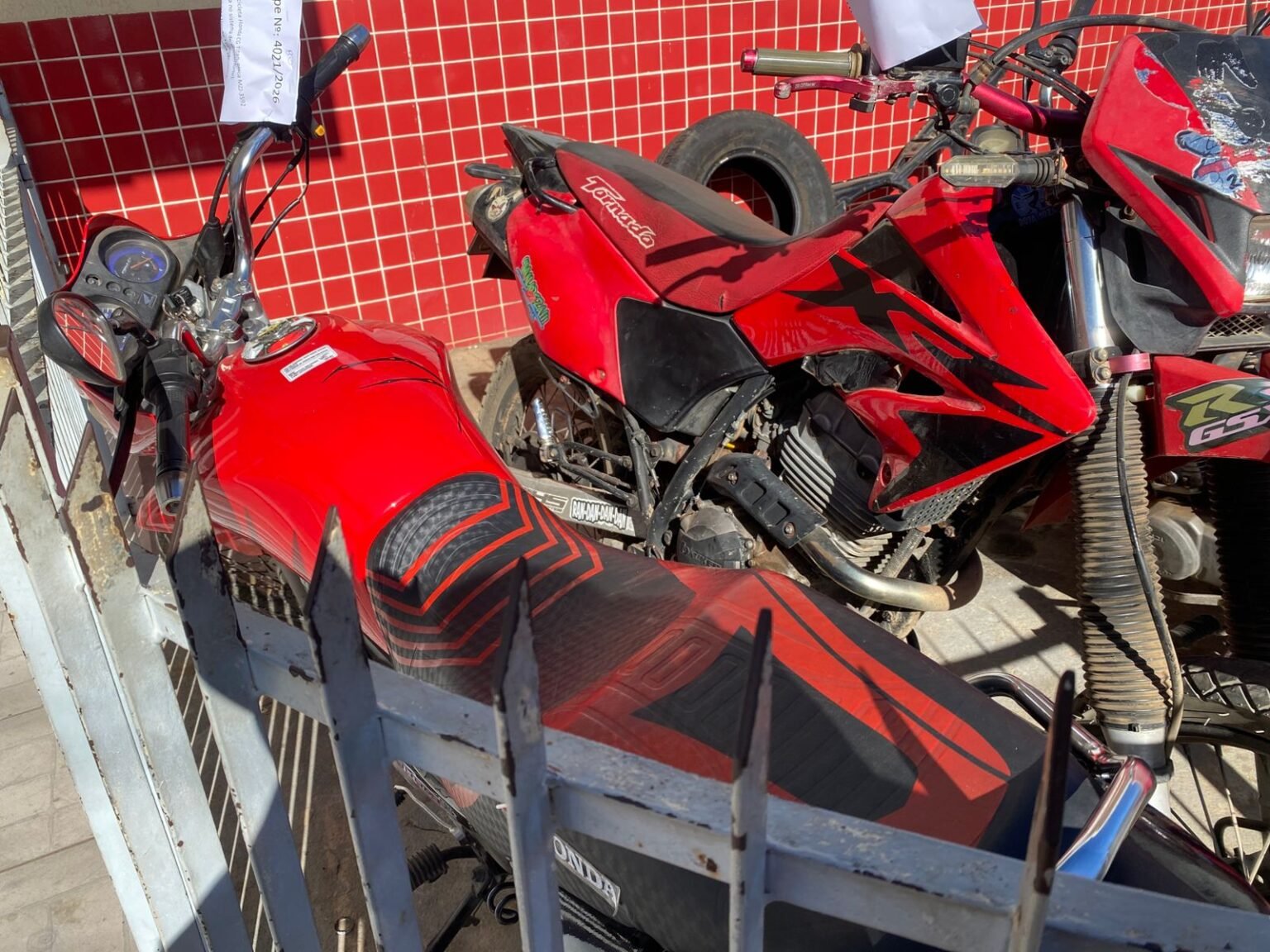 **PM recupera moto roubada e encontra outra abandonada em Mossoró**