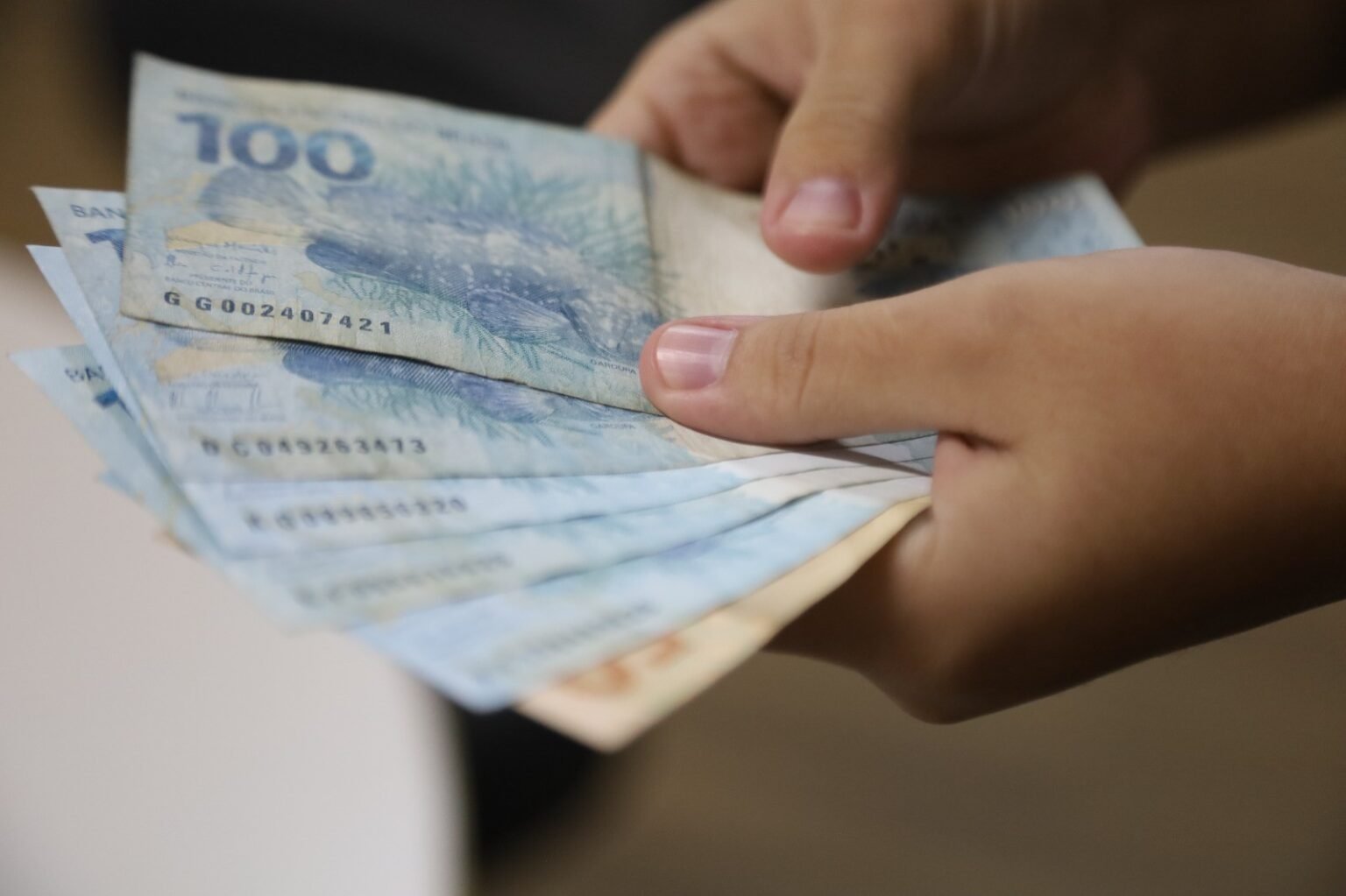 Governo do RN promete quitar 13º dos servidores até terça-feira Governo do RN promete quitar 13º dos servidores até terça-feira