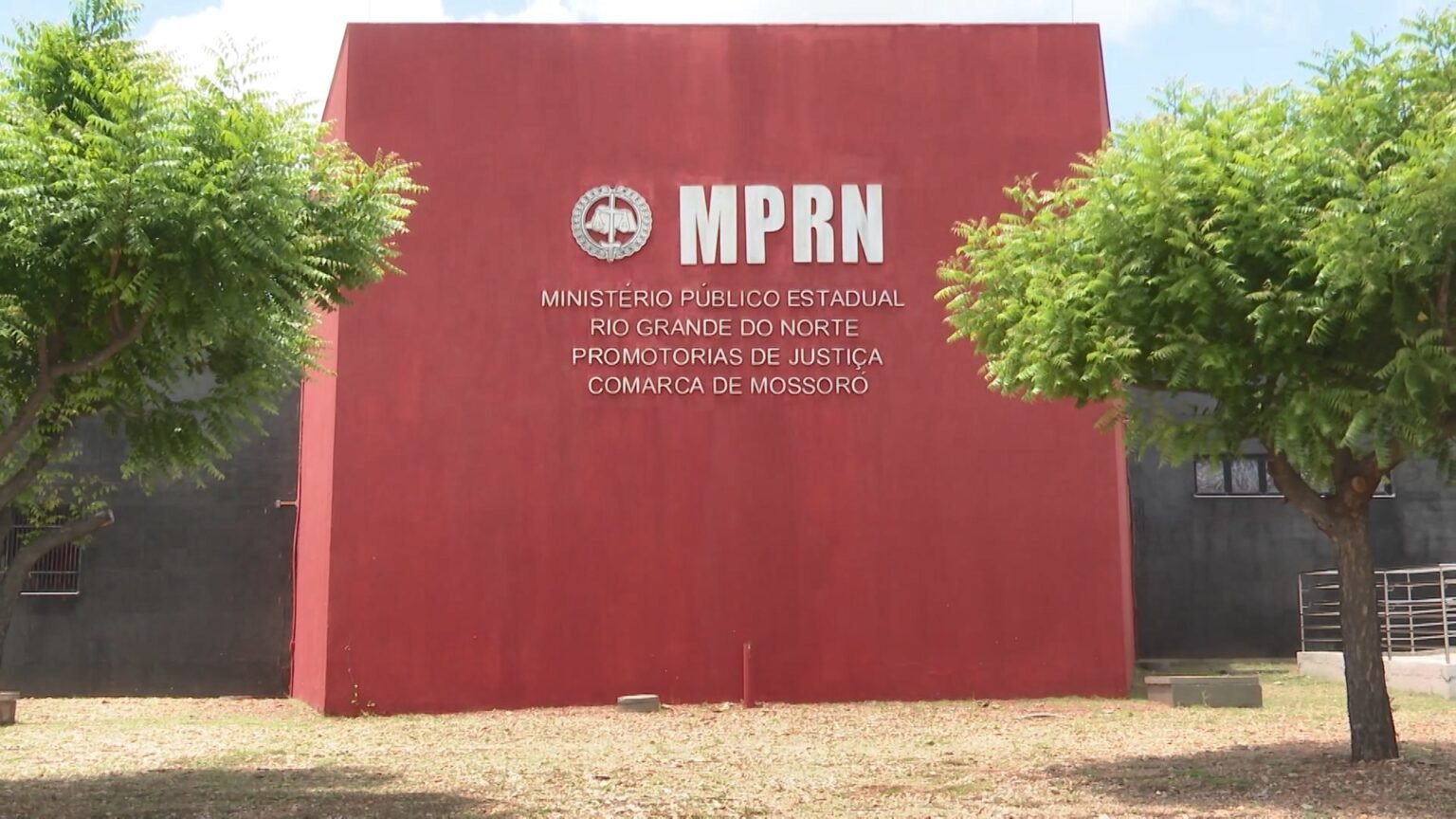 MP investiga adolescente que usou traje nazista em formatura no RN
