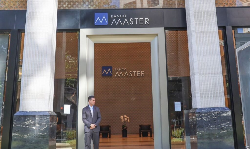 **PF usa tecnologia para acessar dados de celulares no caso Banco Master** **PF usa tecnologia para acessar dados de celulares no caso Banco Master**