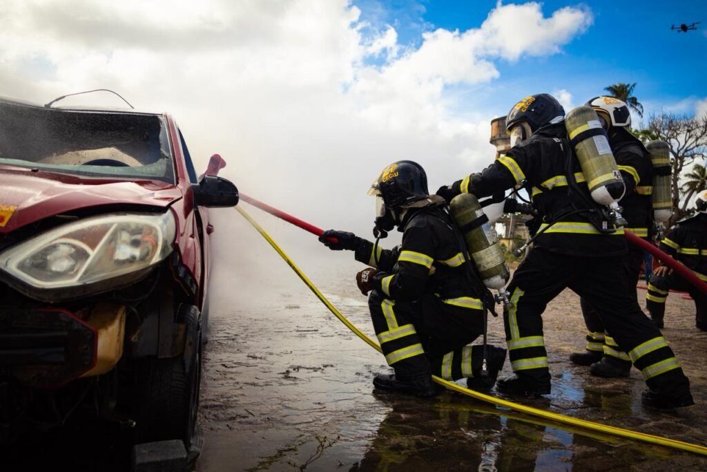 **Bombeiros do RN lideram uso de tecnologia para apagar fogo em carros elétricos**
