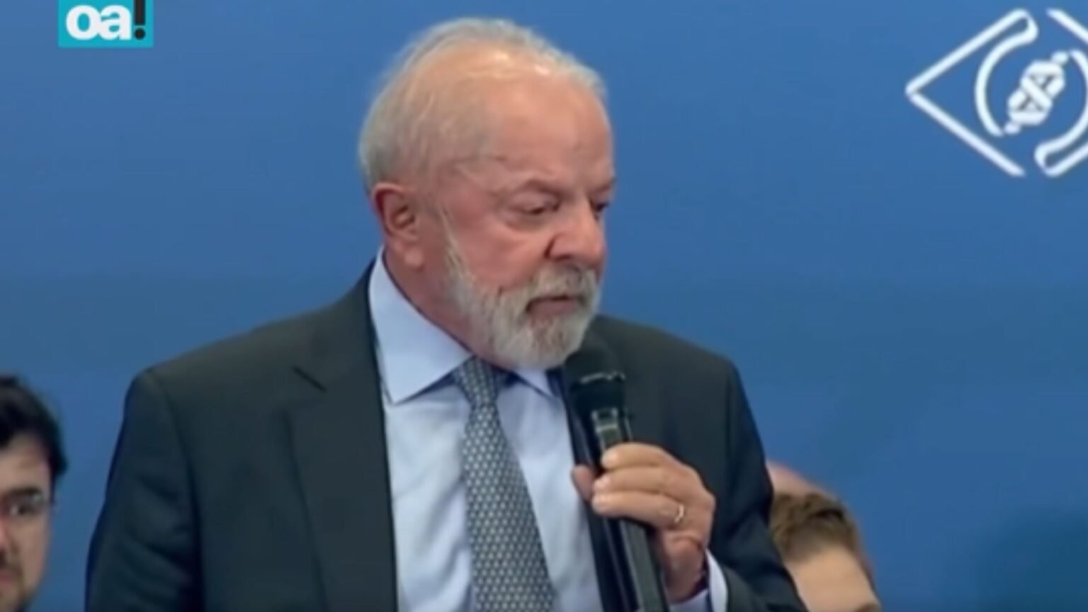 Lula alerta para poder das fake news e inteligência artificial nas eleições Lula alerta para poder das fake news e inteligência artificial nas eleições