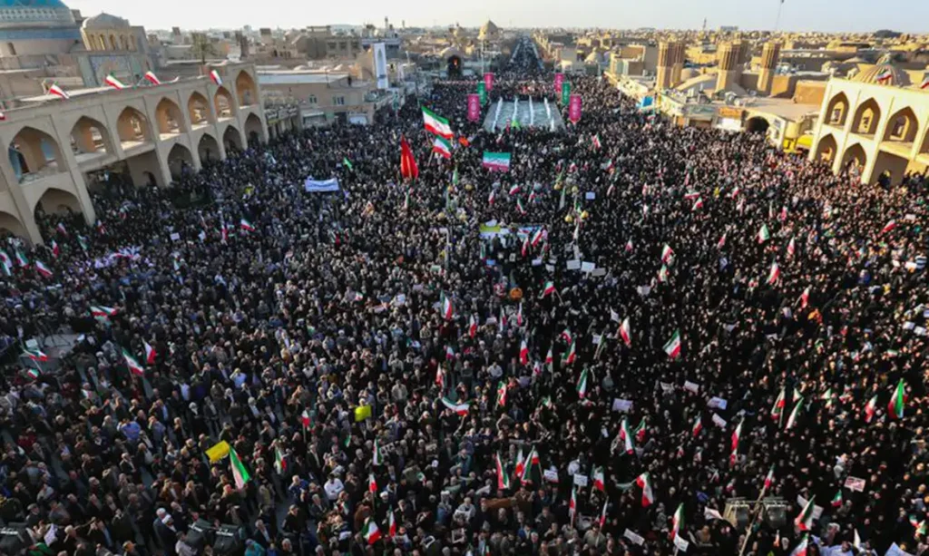 Sanções dos EUA afundam economia do Irã e agravam crise social