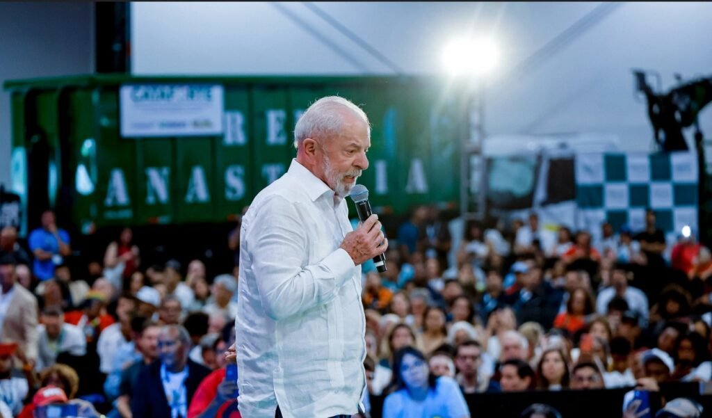 Lula critica ação dos EUA contra Maduro em artigo nos EUA