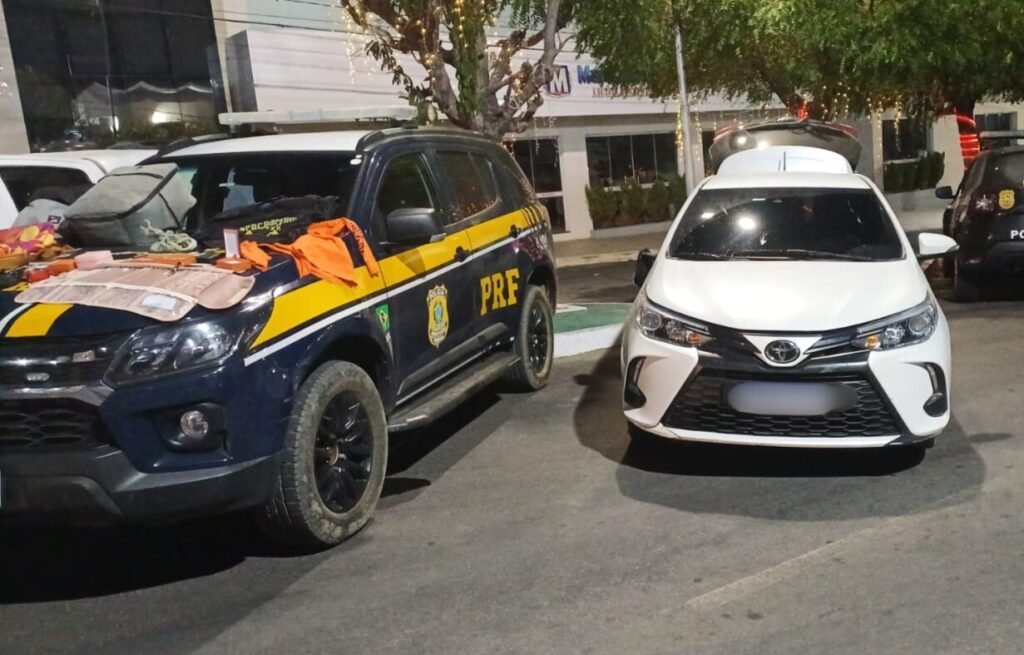 **Tiroteio no RN termina com recuperação de joias e carro roubado na PB** **Tiroteio no RN termina com recuperação de joias e carro roubado na PB**