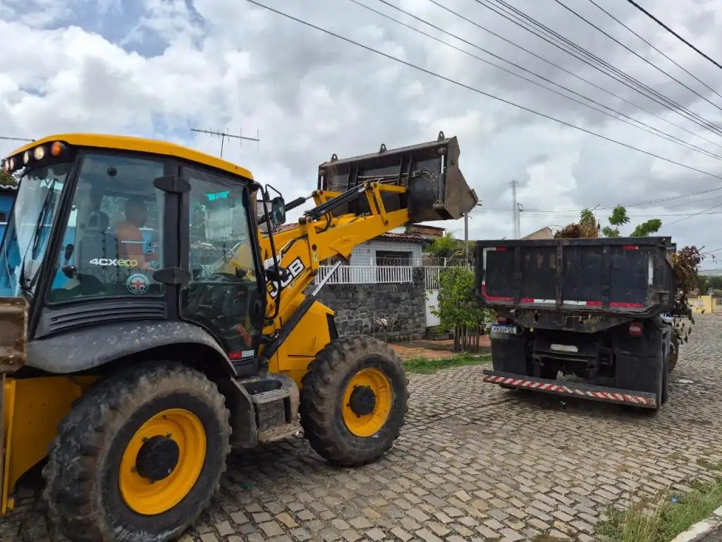 Macaíba reforça limpeza para evitar alagamentos no período chuvoso Macaíba reforça limpeza para evitar alagamentos no período chuvoso
