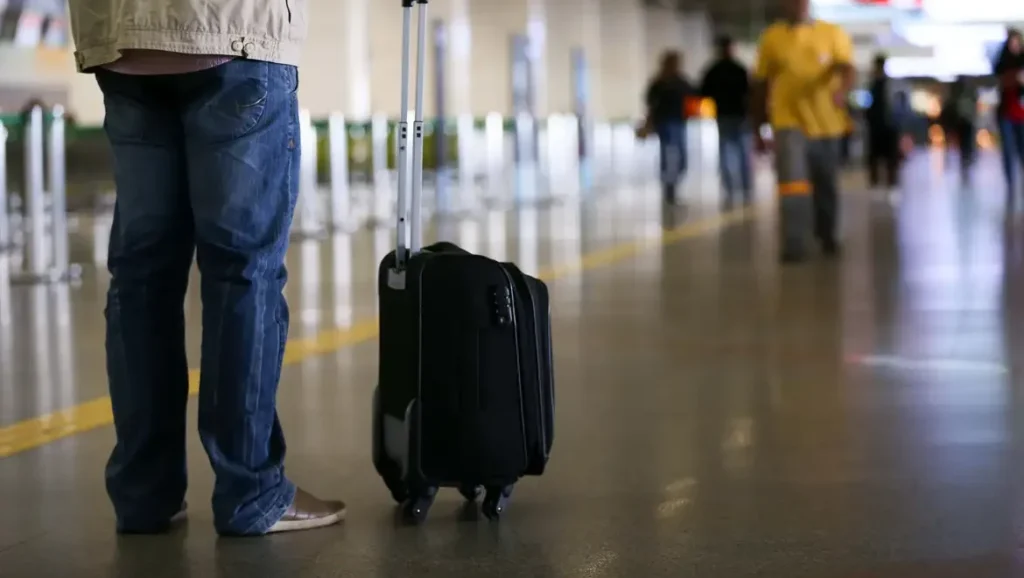 EUA suspendem emissão de vistos de imigração para o Brasil e outros 74 países