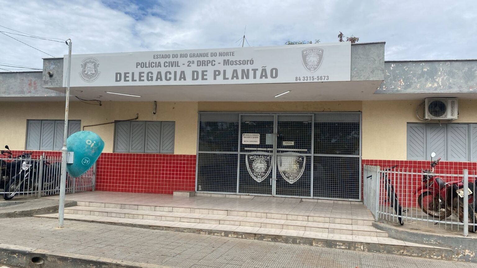 Homem tenta denunciar golpe na compra de gás e é preso por dívida de pensão