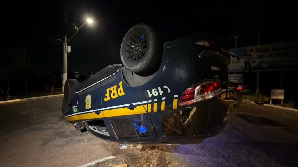 Viatura da PRF capota em perseguição na BR-101, Grande Natal