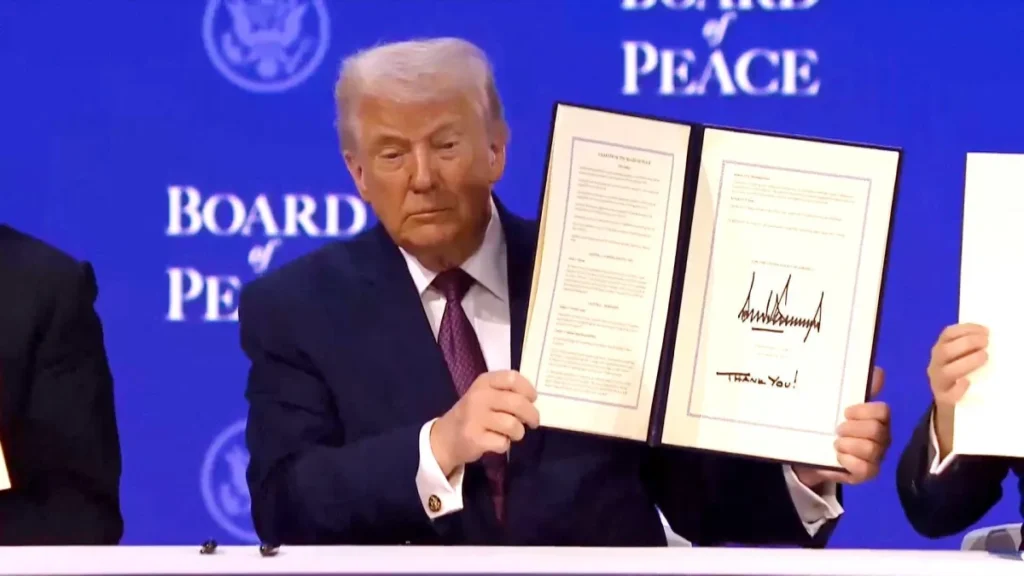 Trump cria Conselho de Paz e assume comando vitalício