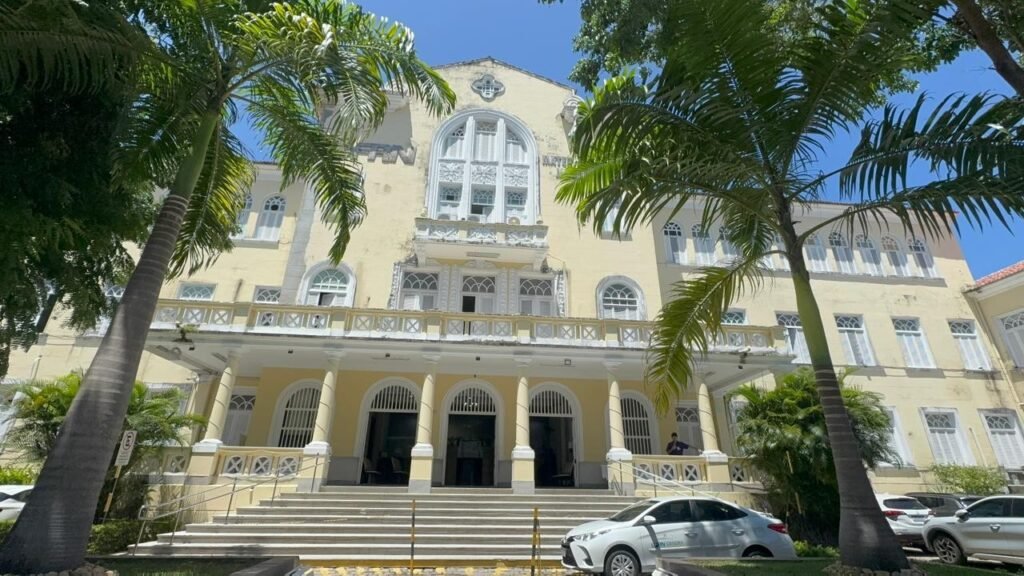 Ebserh abre cadastro de reserva para médicos no RN com salários de até R$ 19 mil Ebserh abre cadastro de reserva para médicos no RN com salários de até R$ 19 mil