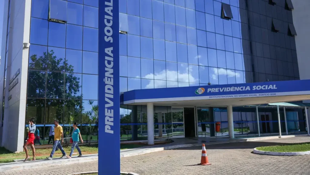 Governo amplia prazo para pedir devolução de descontos do INSS Governo amplia prazo para pedir devolução de descontos do INSS