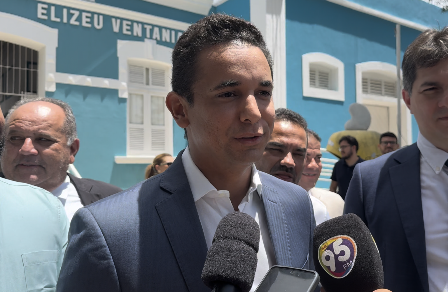 **Prefeito de Mossoró colabora com PF e nega irregularidades** **Prefeito de Mossoró colabora com PF e nega irregularidades**