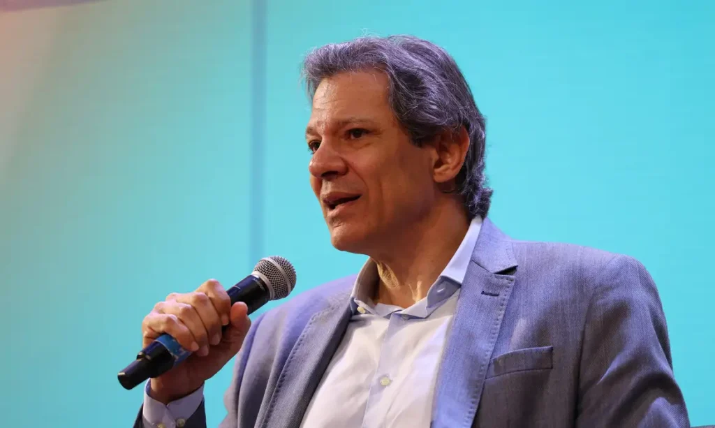 **Haddad anuncia saída do Ministério da Fazenda para fevereiro**