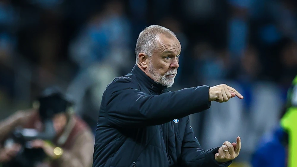 Mano Menezes assume seleção do Peru com olho na Copa de 2030 Mano Menezes assume seleção do Peru com olho na Copa de 2030