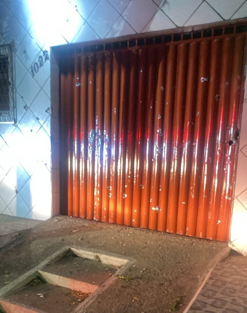 Mais de 100 tiros atingem casa em Mossoró, mas ninguém se fere