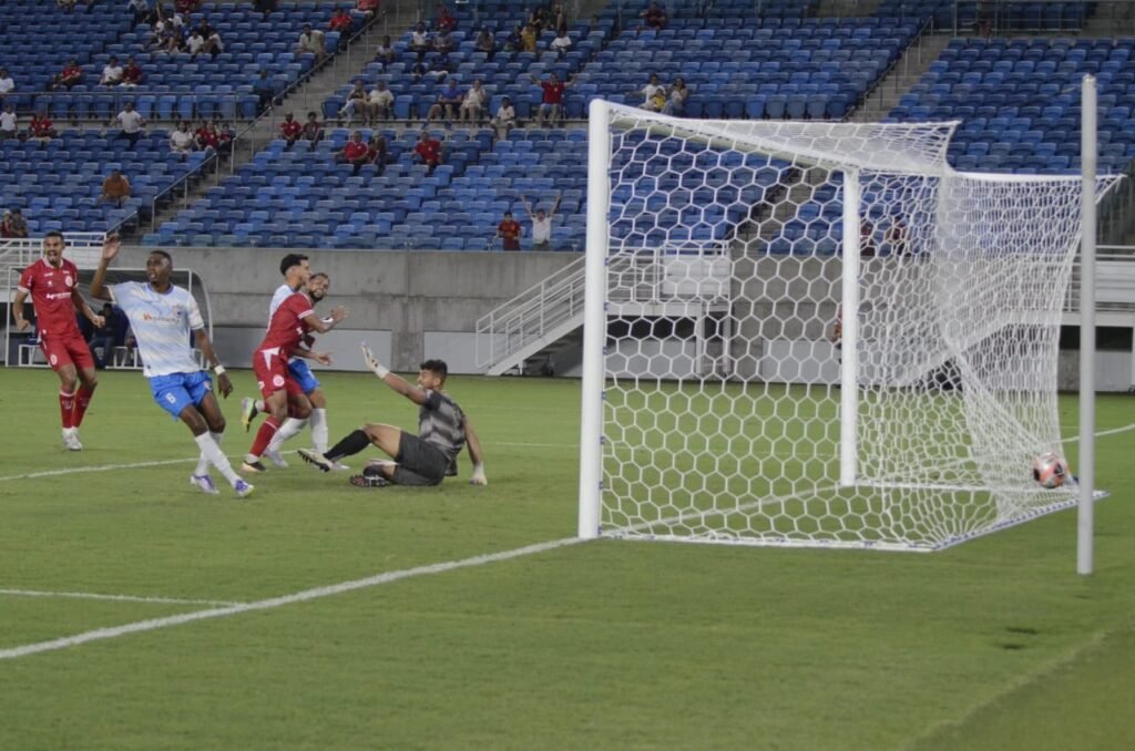 América vence QFC e retoma caminho das vitórias no Potiguar