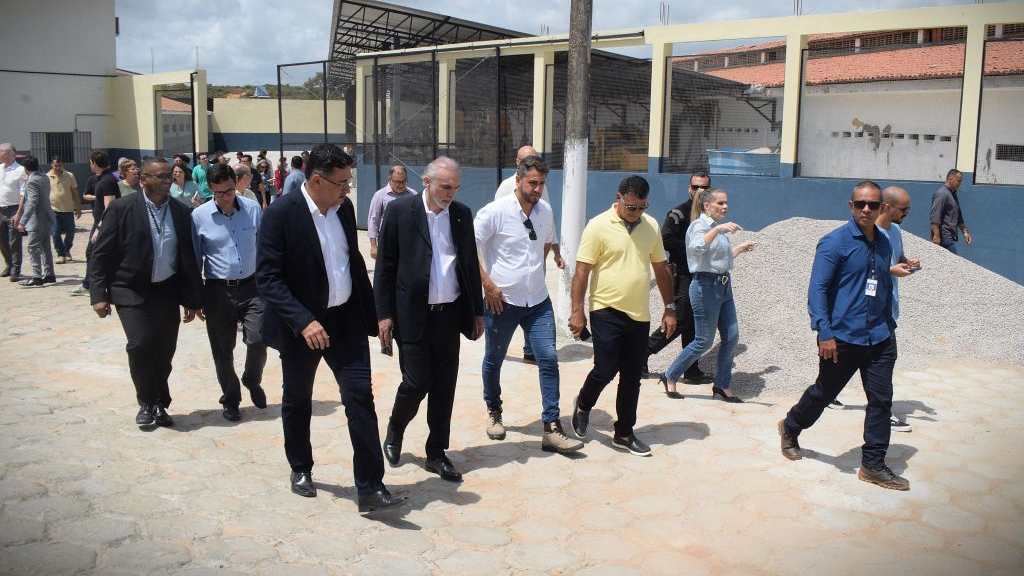 Autoridades visitam Alcaçuz para acompanhar programa de qualificação de presos Autoridades visitam Alcaçuz para acompanhar programa de qualificação de presos