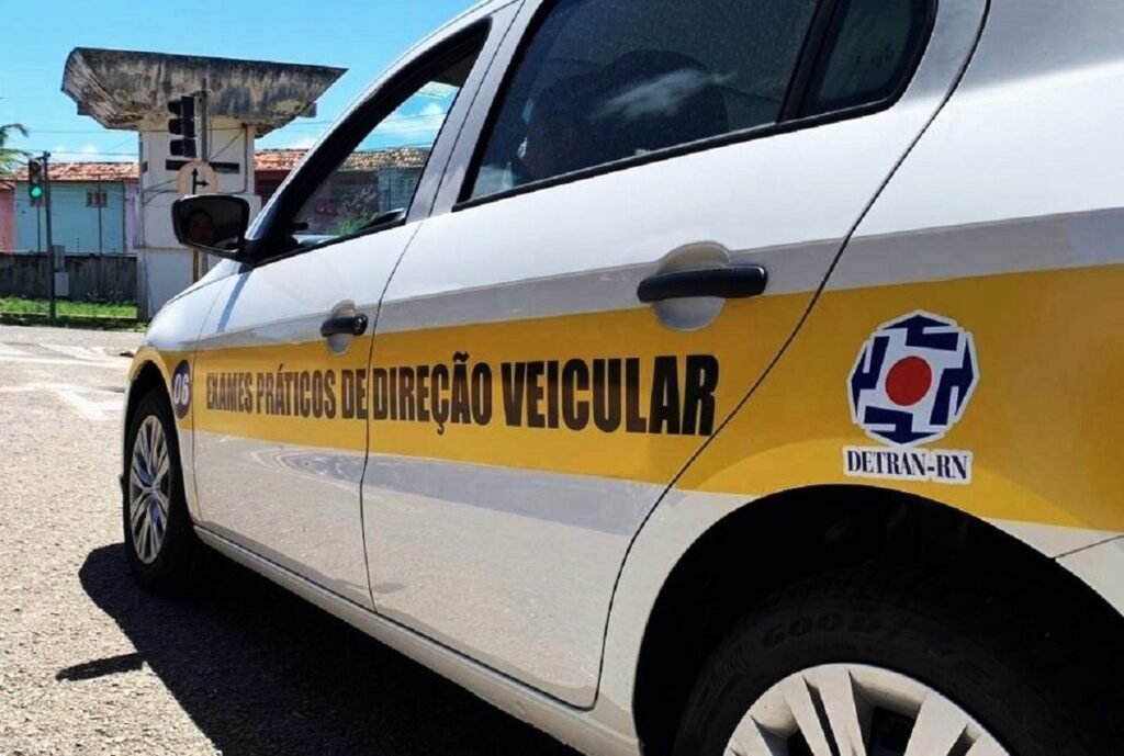 **Detran-RN elimina baliza como teste isolado na CNH** **Detran-RN elimina baliza como teste isolado na CNH**