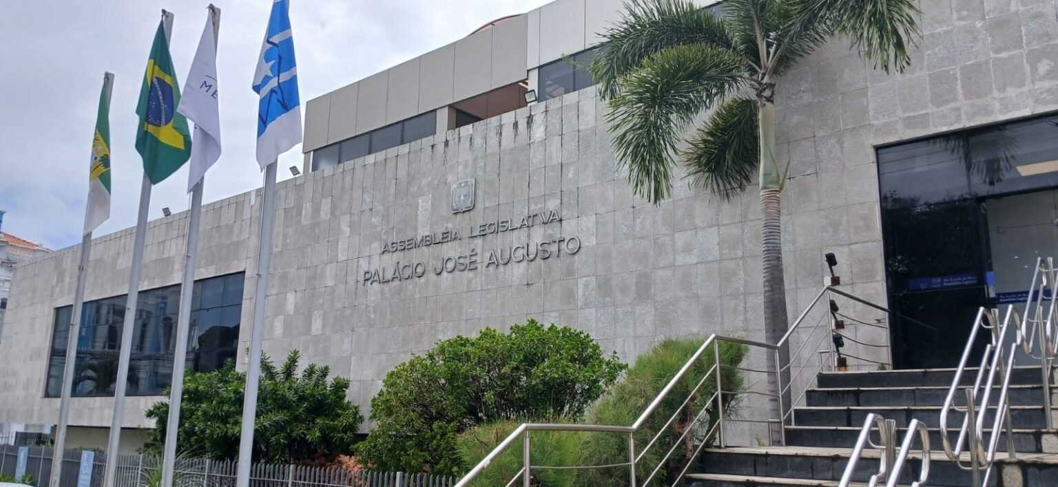 **Assembleia do RN retoma trabalhos sem presença da governadora Fátima Bezerra** **Assembleia do RN retoma trabalhos sem presença da governadora Fátima Bezerra**