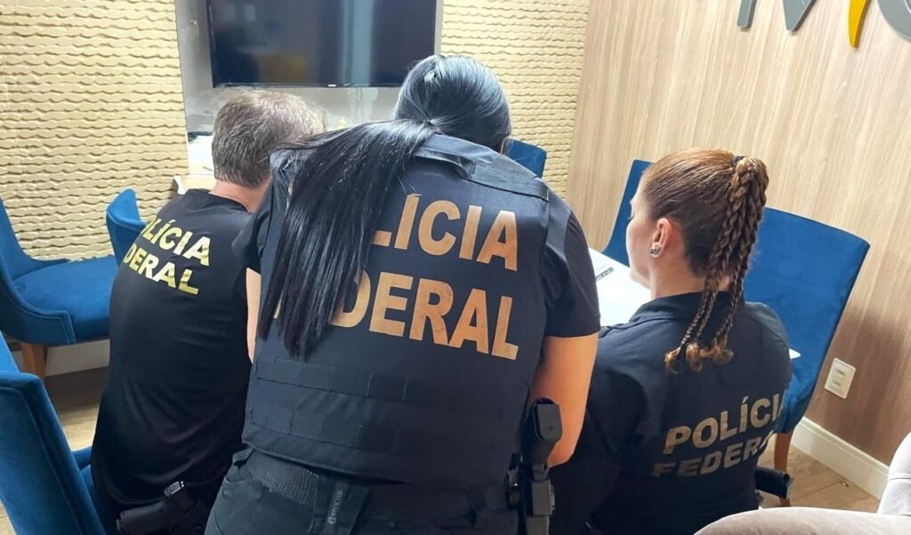 Advogado e empresário são presos em operação da PF contra suspeitos de lavagem de dinheiro
