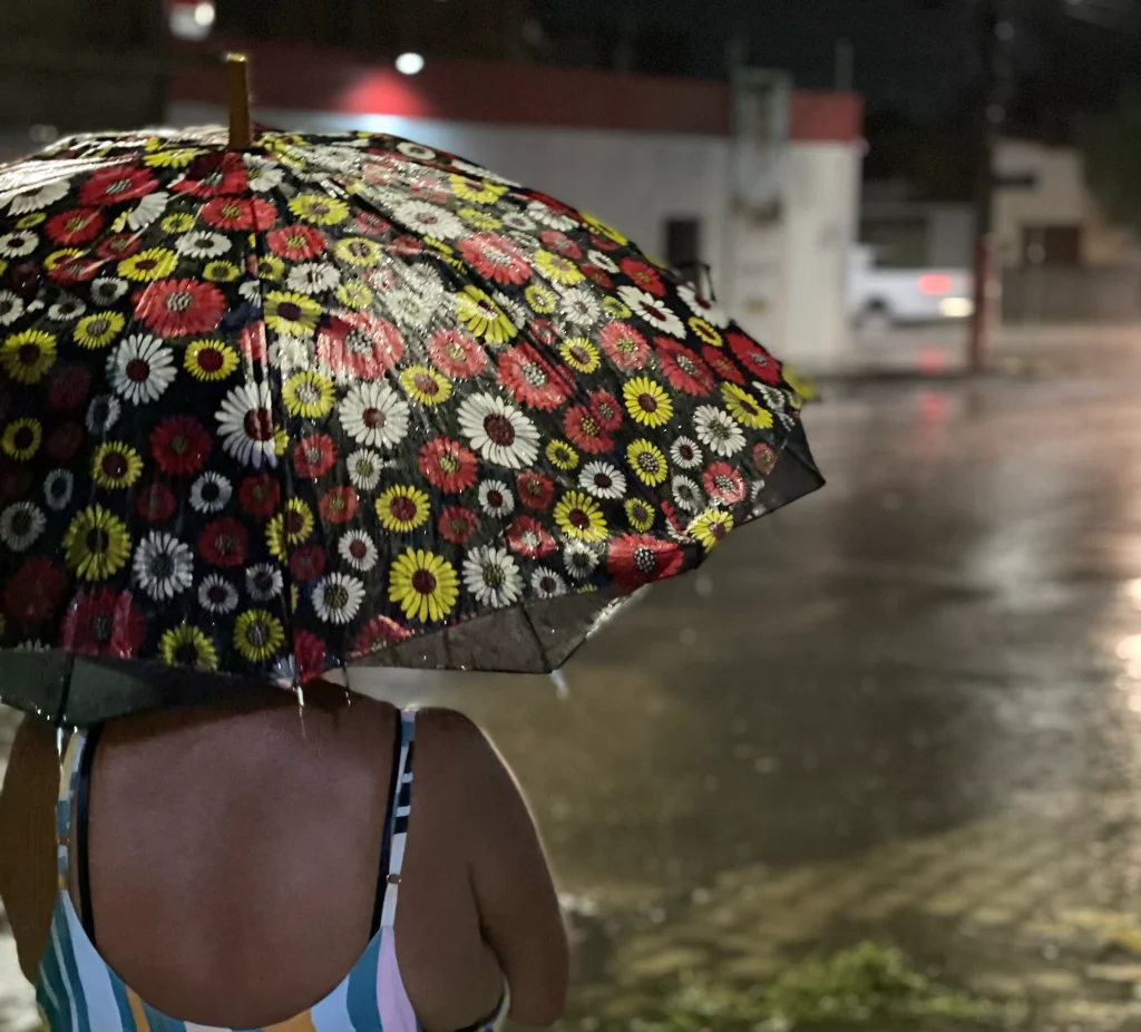 **Mossoró fica em alerta para chuvas fortes e ventos até domingo** **Mossoró fica em alerta para chuvas fortes e ventos até domingo**