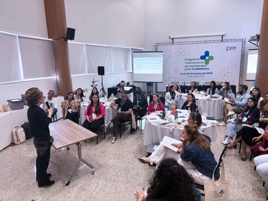 Ministério da Saúde inicia programa para capacitar famílias de crianças com TEA ou deficiência