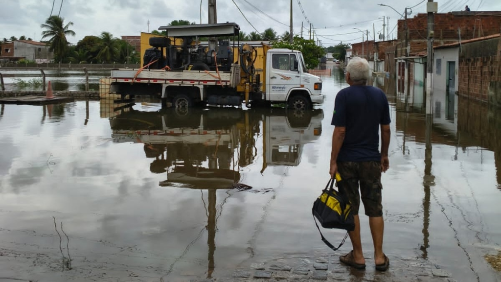 Natal instala bomba extra para diminuir alagamentos no Jardim Primavera