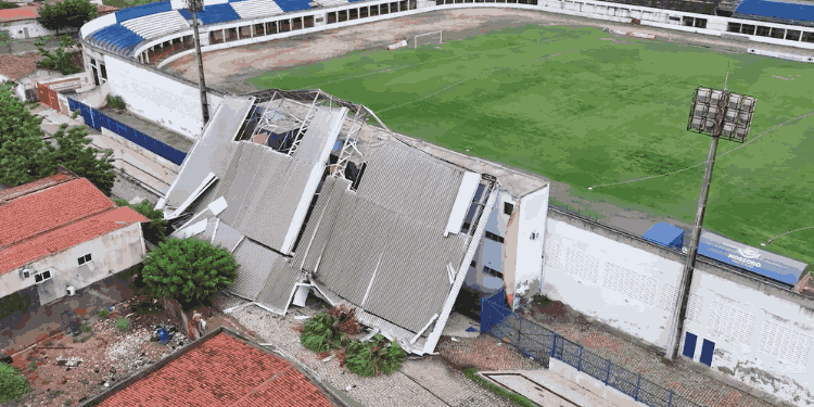 Dois anos da queda da marquise no Nogueirão Dois anos da queda da marquise no Nogueirão