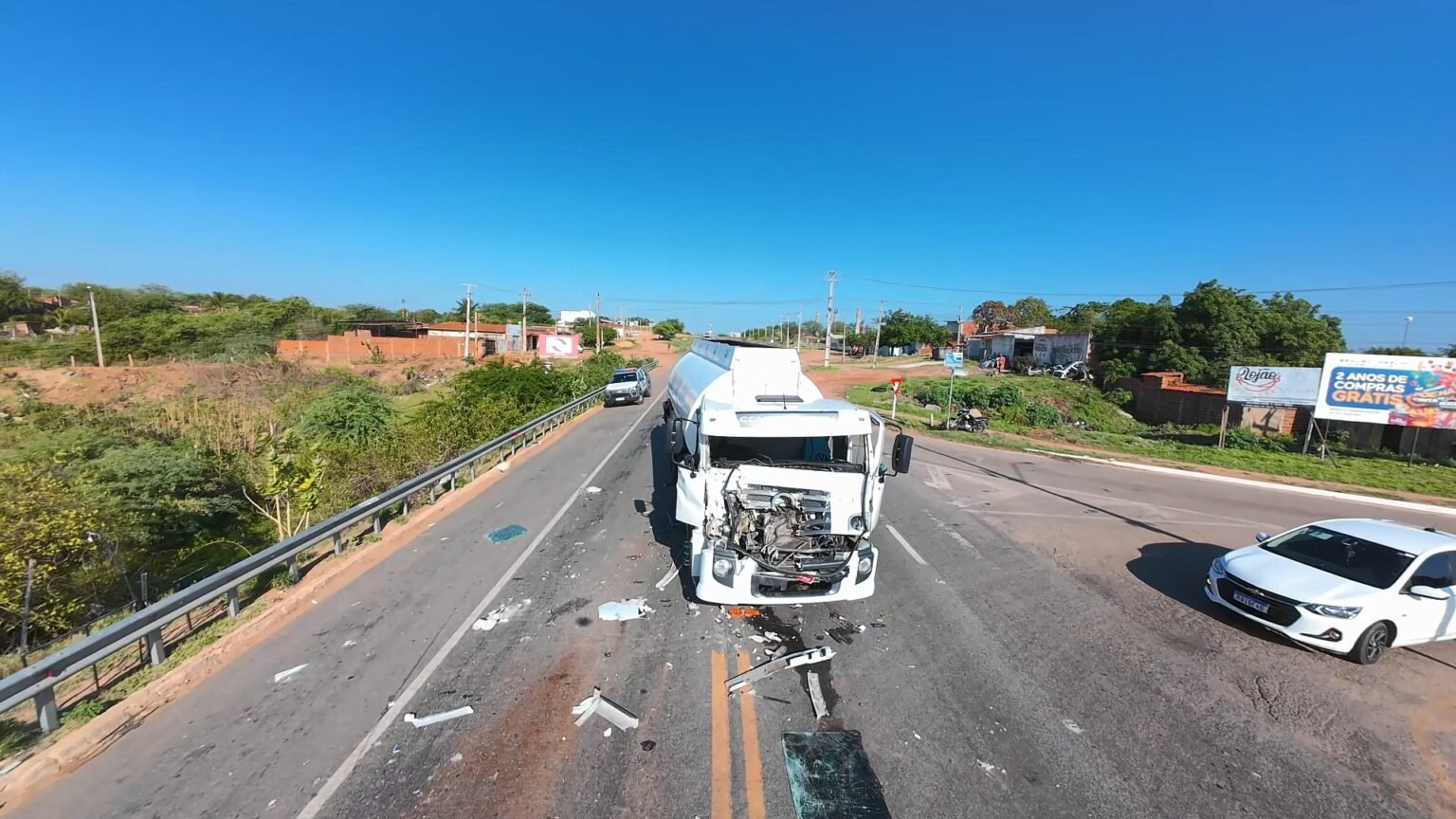Acidente com três caminhões causa danos, mas sem feridos, na BR-304 em Assú Acidente com três caminhões causa danos, mas sem feridos, na BR-304 em Assú