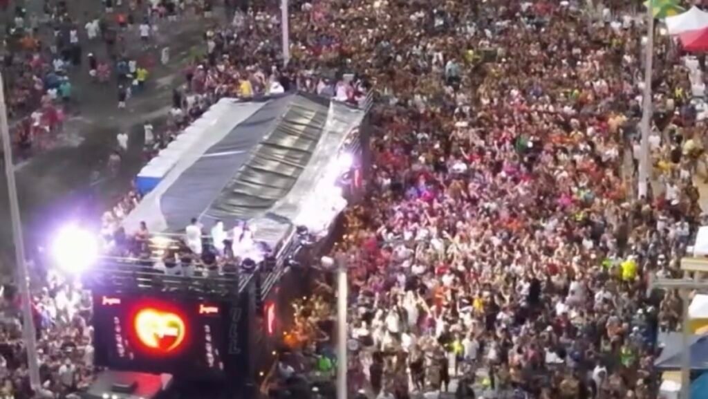 Mais de 100 mil curtem show da Banda Grafith no Carnaval de Natal Mais de 100 mil curtem show da Banda Grafith no Carnaval de Natal