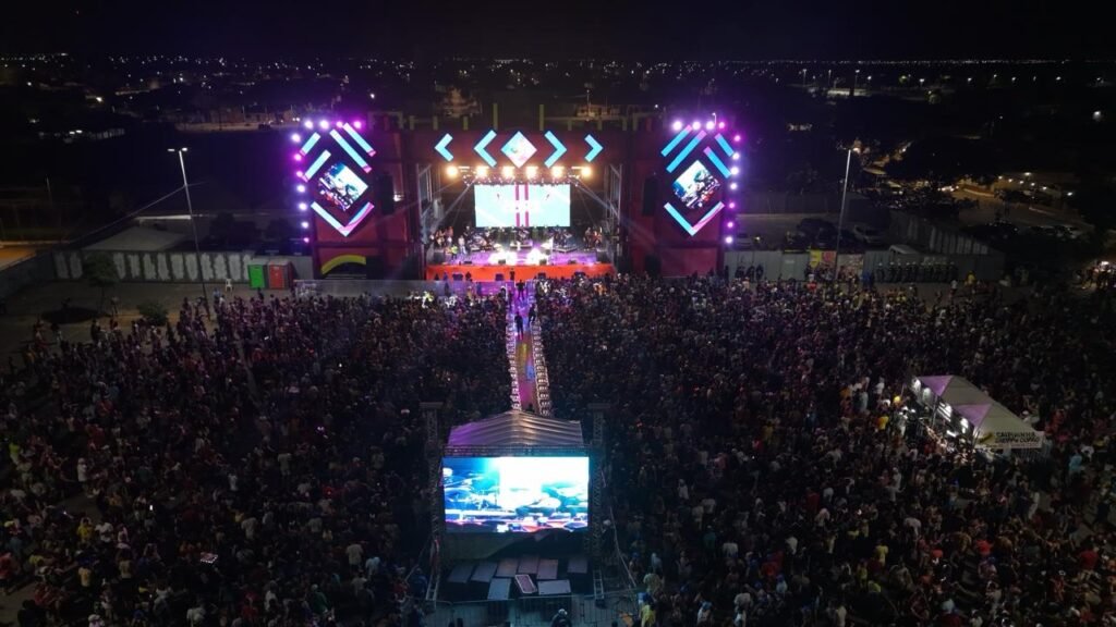 Carnaval de Natal atrai 25 mil pessoas no Nélio Dias