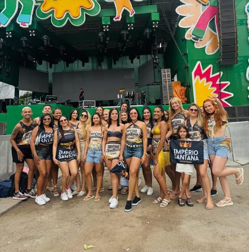 Fãs de Luan Santana fazem fila para show no carnaval de Apodi