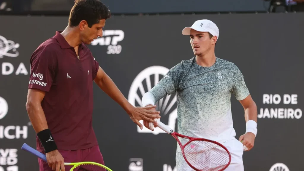 João Fonseca e Marcelo Melo avançam no Rio Open