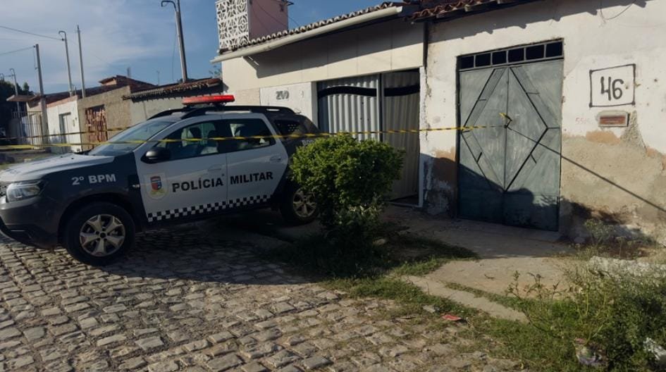 Mulher de 24 anos é assassinada a tiros dentro de casa em Mossoró