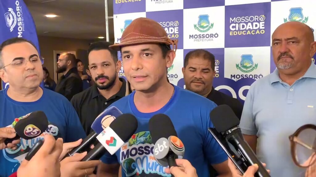 Prefeito de Mossoró confirma aumento no salário dos professores municipais