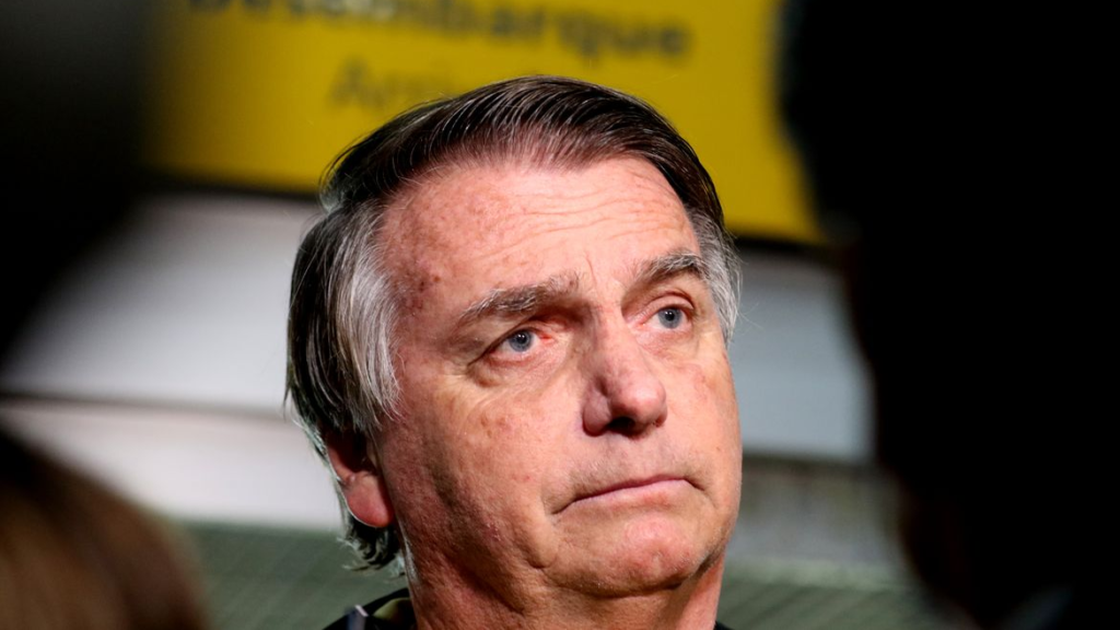 Bolsonaro segue na UTI com infecção pulmonar e tratamento reforçado