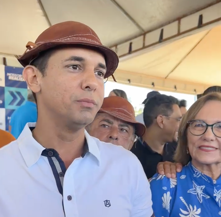 Allyson inaugura último projeto como prefeito em comunidade rural de Mossoró