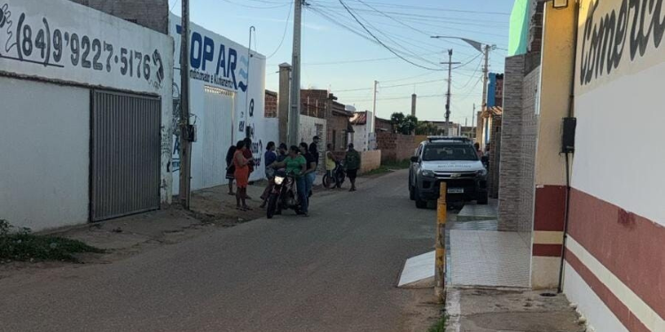 Homem é assassinado dentro de casa em Tibau