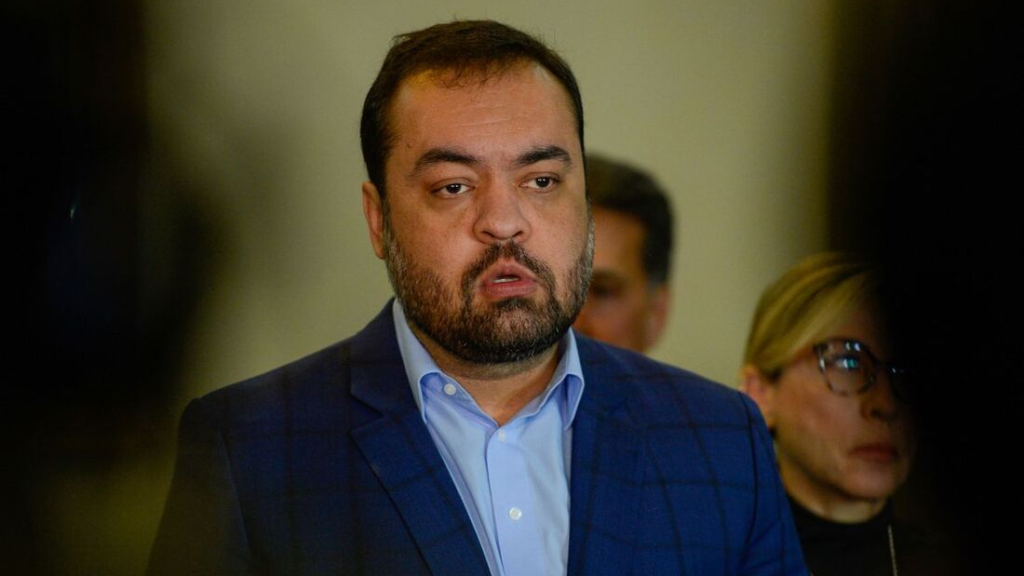 TSE forma maioria para tornar Cláudio Castro inelegível