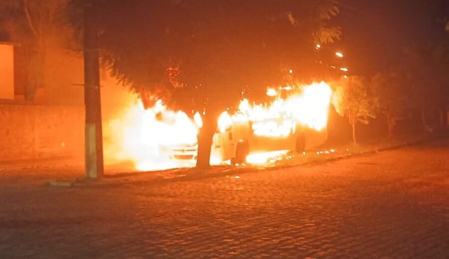 Ônibus são queimados no Planalto após confronto com a polícia em Natal