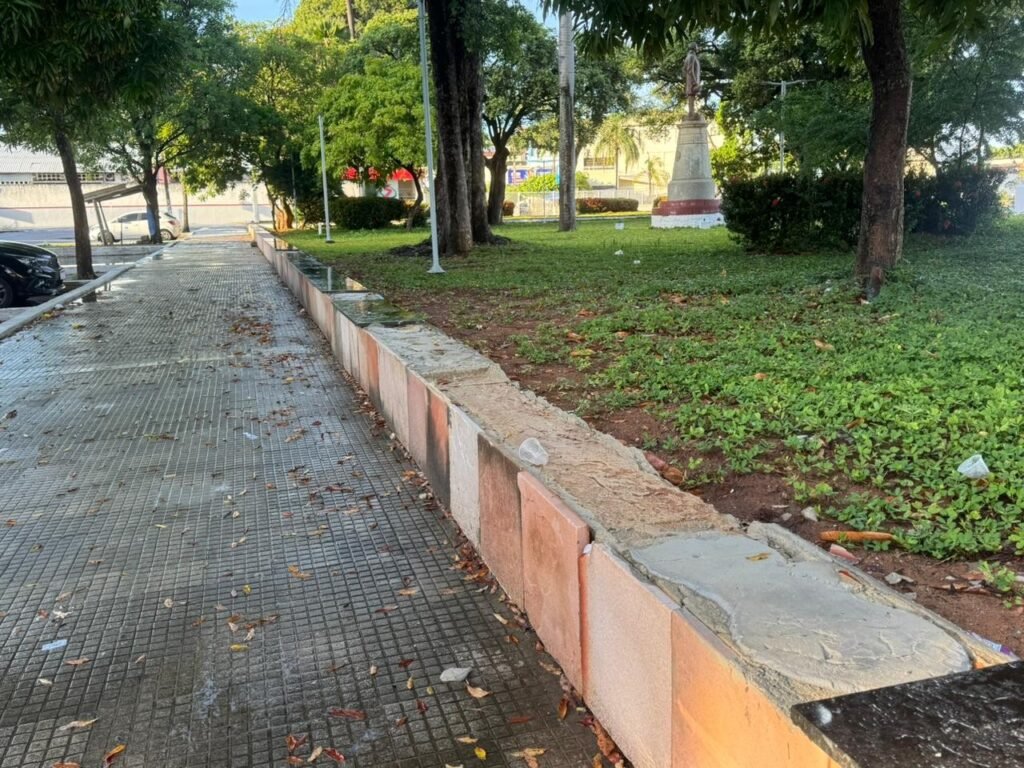 Praça reformada em Natal sofre depredação pouco após reabertura