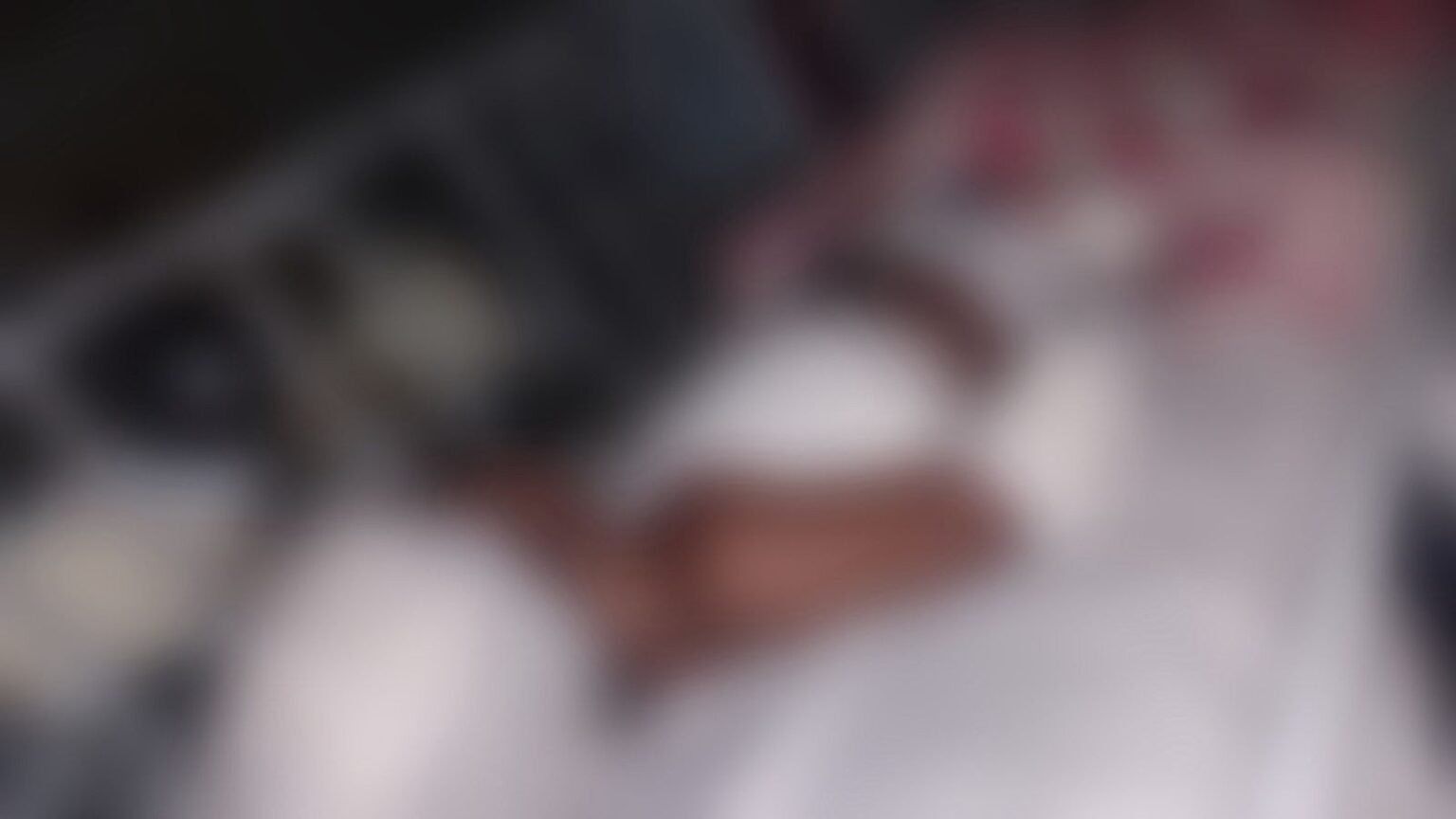 Menina de 2 anos sofre queimaduras graves após panela cair em Natal