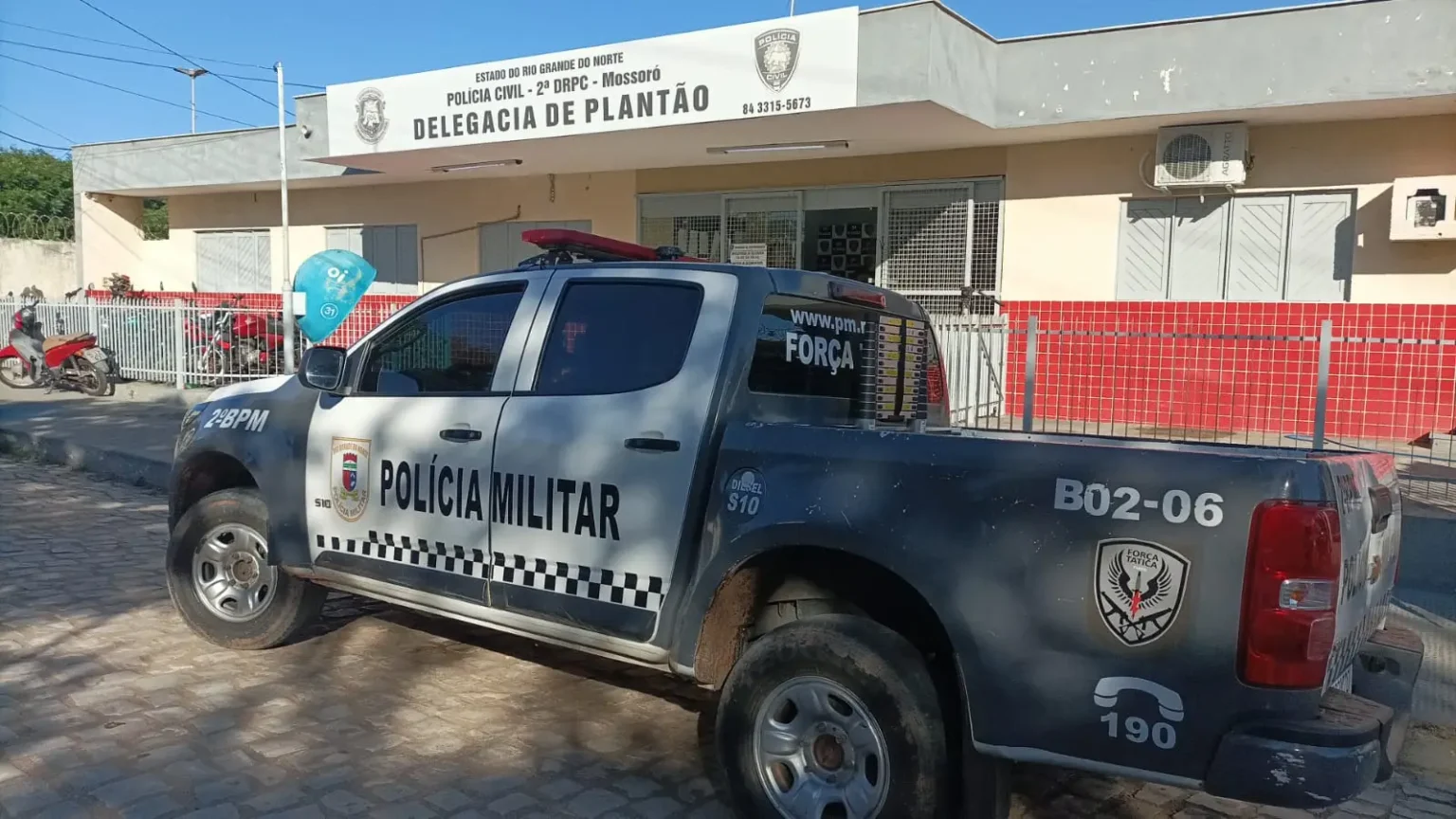 Adolescente agride mãe após briga por roupa em Mossoró