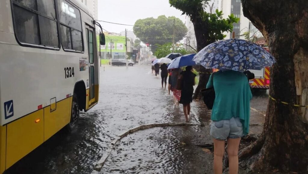 Inmet alerta para chuvas fortes em 99 cidades do RN