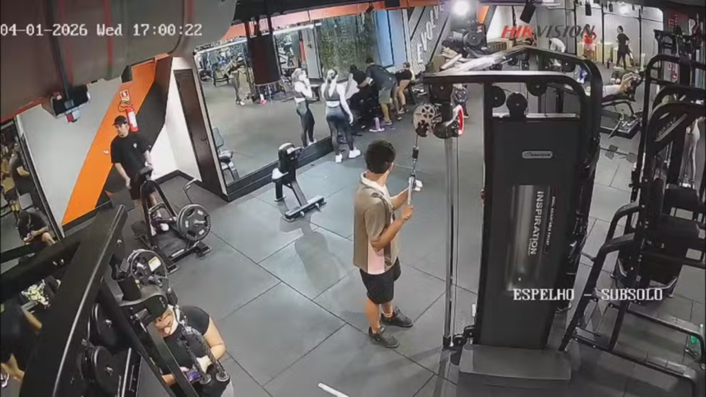 Jovem sofre fraturas graves após falha em aparelho de academia no DF