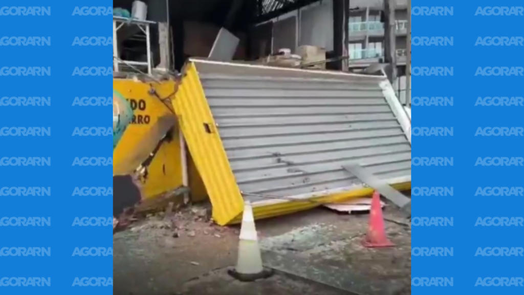 Teto de loja desaba na Zona Leste de Natal; funcionária fica ferida