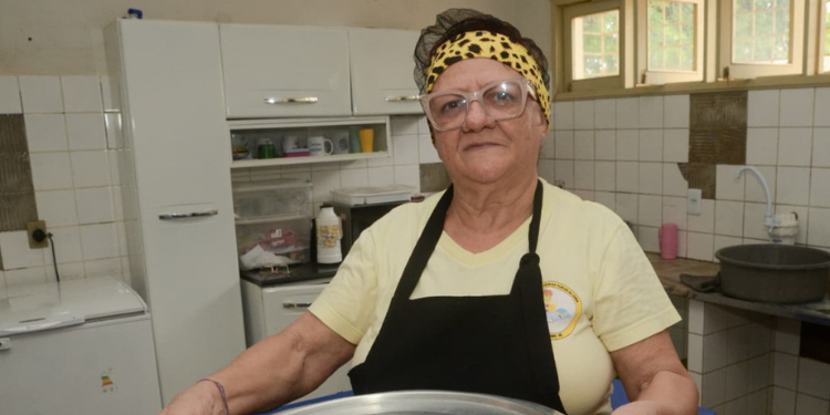 Merendeira de Mossoró brilha em concurso nacional de receitas escolares